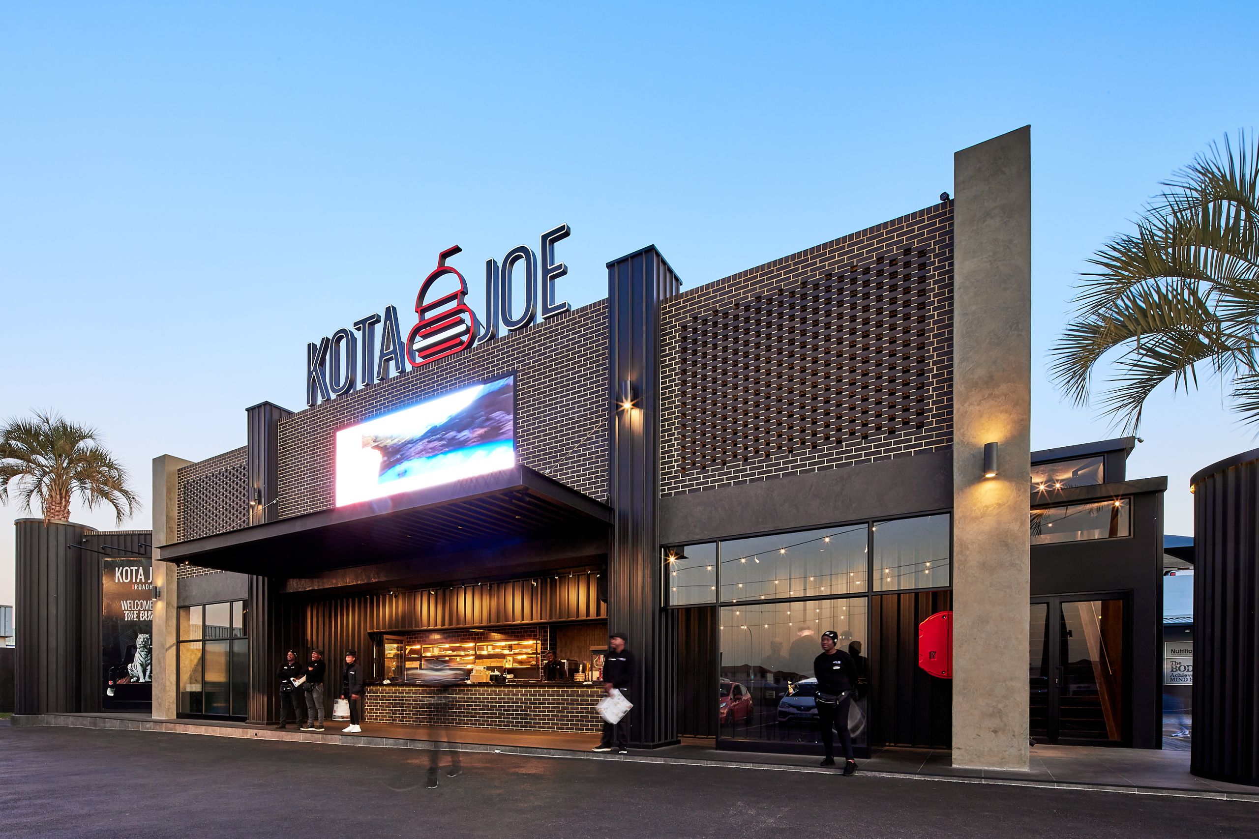 Hit and miss brick screen wall created with Corobrik Black Brick Satin for Kota Joe Roadhouse